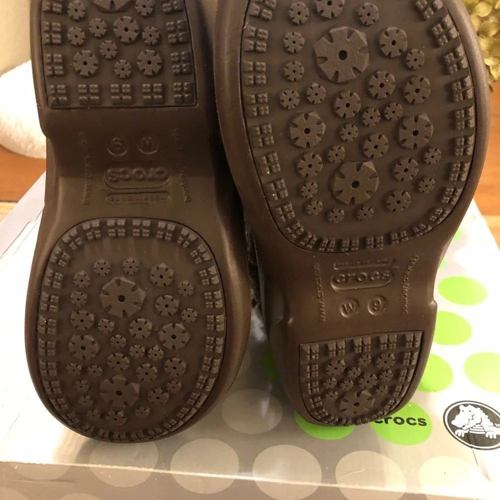 CROCS Dark Brown Fuzzy Lined Boots - Picture 4 of 8